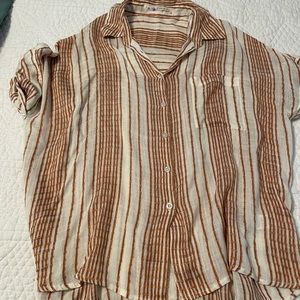 Super soft flowy top!